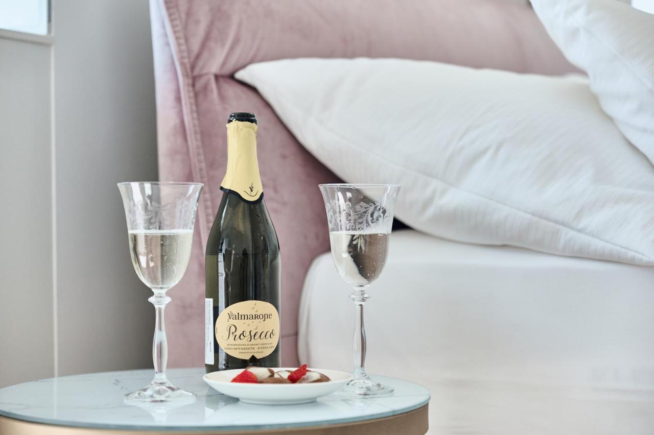 High Heaven Apartment Praha Bagian luar foto