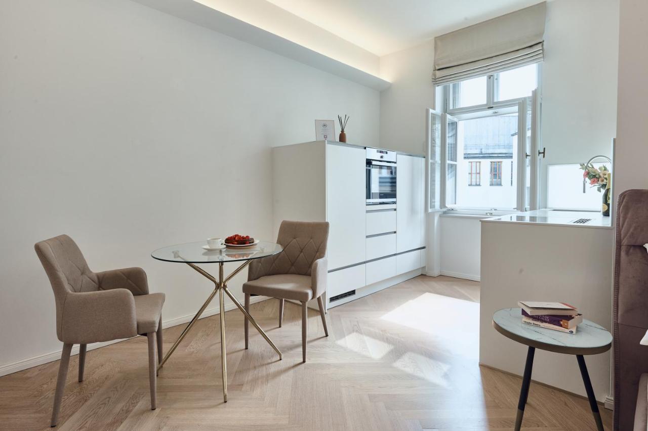 High Heaven Apartment Praha Bagian luar foto