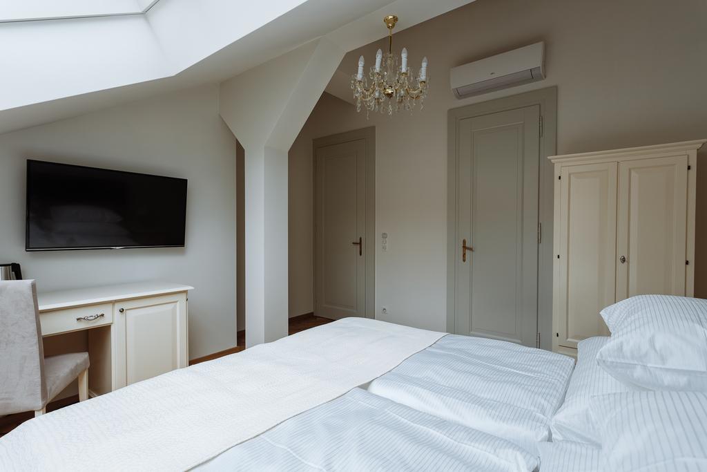 High Heaven Apartment Praha Bagian luar foto