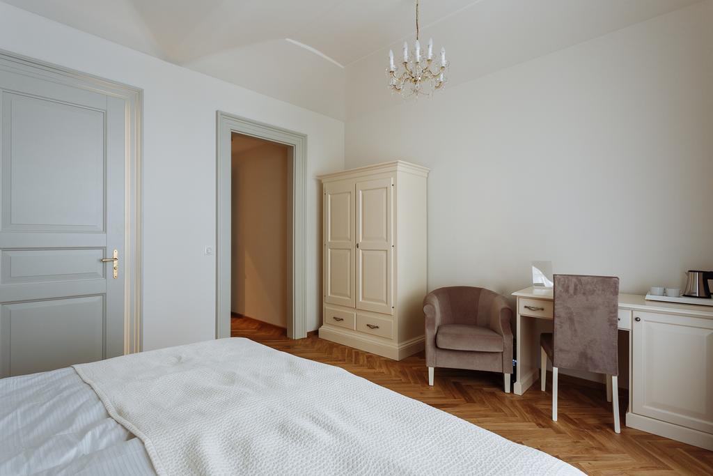 High Heaven Apartment Praha Bagian luar foto