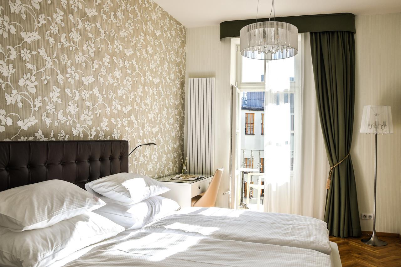 High Heaven Apartment Praha Bagian luar foto