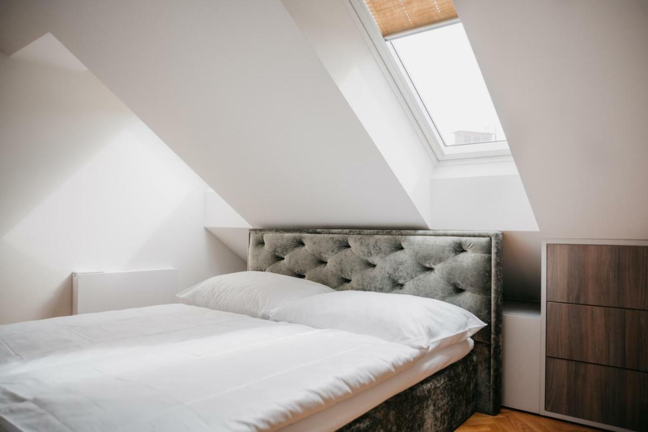 High Heaven Apartment Praha Bagian luar foto