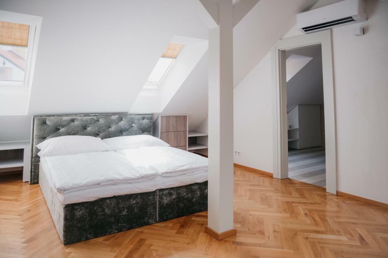 High Heaven Apartment Praha Bagian luar foto