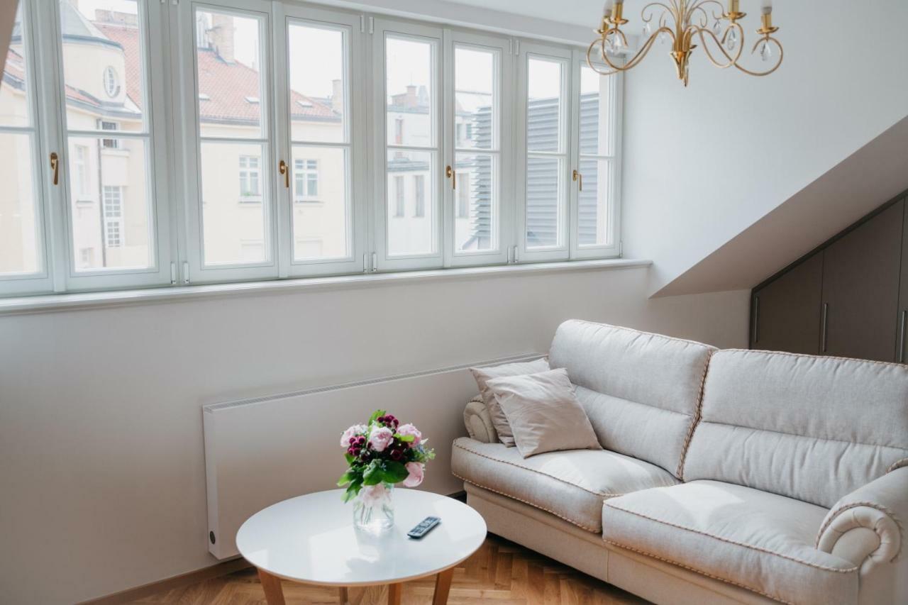 High Heaven Apartment Praha Bagian luar foto