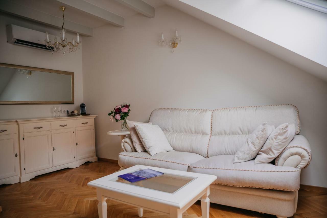 High Heaven Apartment Praha Bagian luar foto